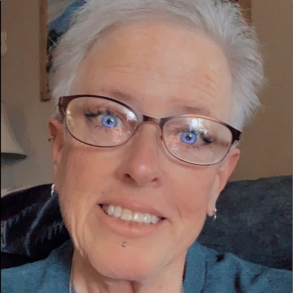 Meet your Posher, Patti - Picture 1 of 1